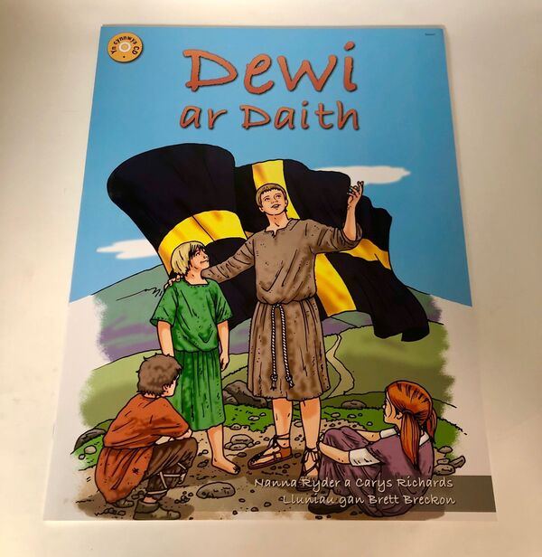 A picture of 'Dewi ar Daith - Llyfr Mawr' 
                              by Nanna Ryder, Carys Richards